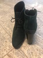 NEUWERTIG Tod´s Stiefeletten Tannengrün Wildleder Größe 40,5 Hessen - Kassel Vorschau