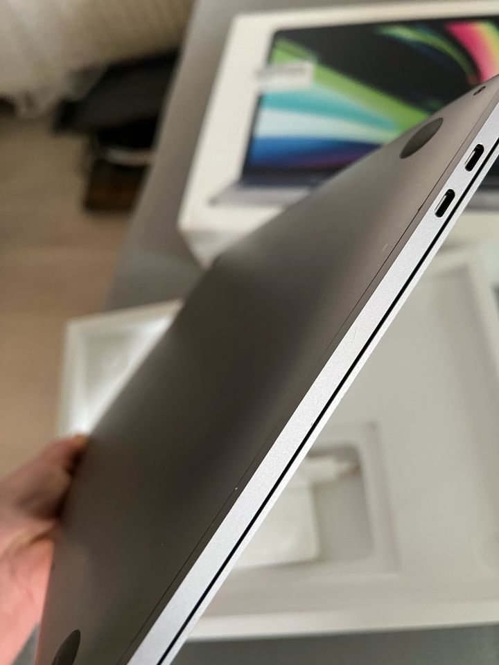 MacBook Pro 13 (2020) Wasserschaden M1 + Touchbar in Neumarkt i.d.OPf.