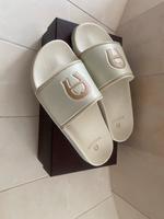 Aigner Badeschuhe Pantoletten Größe 39 creme Sachsen-Anhalt - Merseburg Vorschau