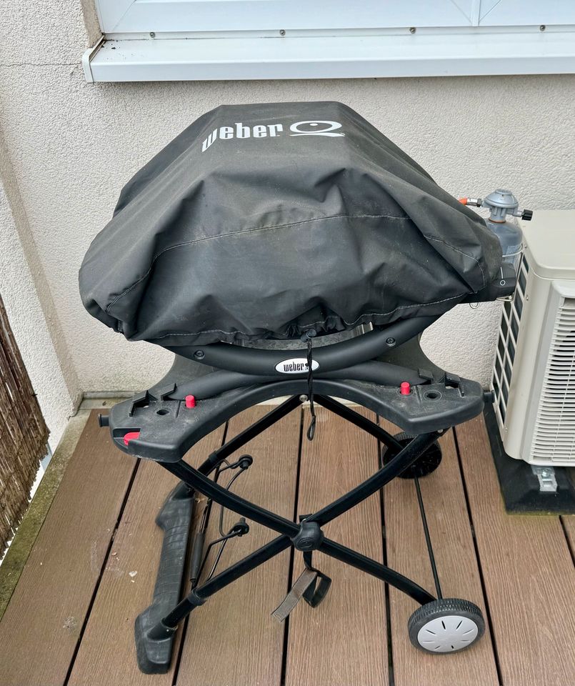 Weber Grill Q 1200 inkl. Wagen und Gaszubehör in Mannheim