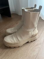 Stiefel in Beige /Creme von zara, Boots Brandenburg - Nauen Vorschau