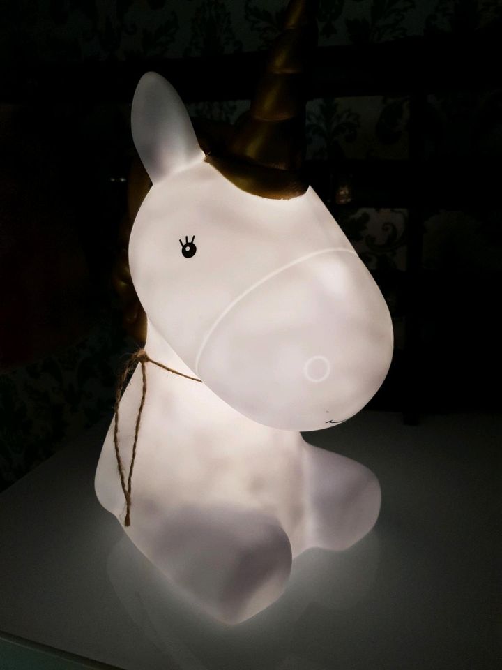 Neu Einhorn mit LED-Beleuchtung  Nachttischlampe & Accessoire in Hamburg