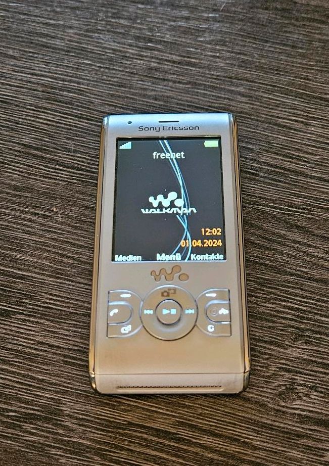 Handy Sony Ericsson Walkman W595 in Chemnitz