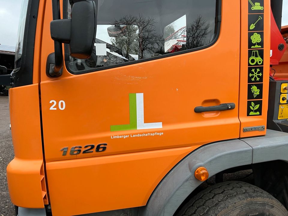 LKW Mercedes Atego Allrad inkl Palfinger Kran in Donaueschingen