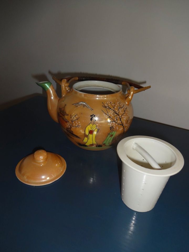 Teeservice aus Porzellan China in Wendelstein