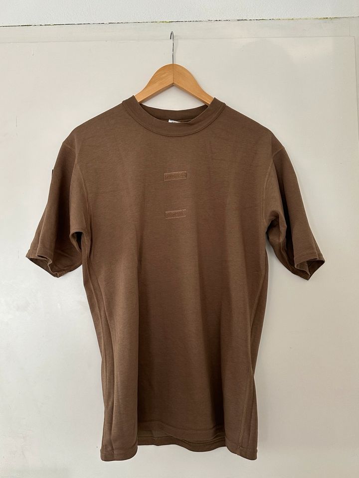 Bundeswehr T-Shirt 2xmal Gr. 50/44 in Bondorf