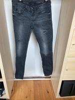 Schwarze 5 Pocket Jeans slim fit im usedLook 30/32 Nordrhein-Westfalen - Spenge Vorschau