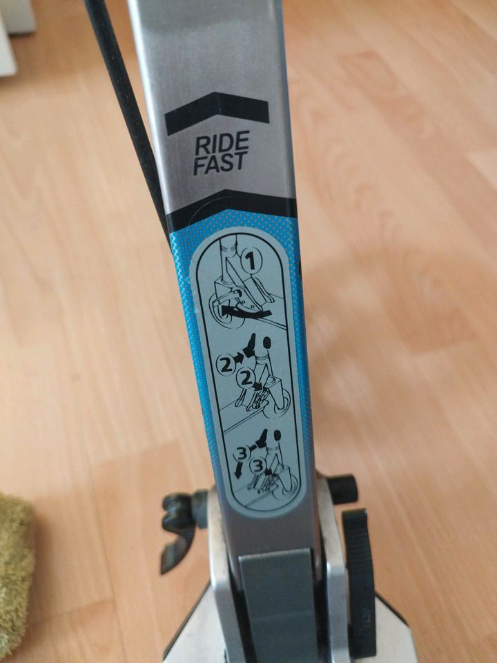 Roller/Scooter Farbe Blau/ Schwarz Oxelo mid 9 Scooter in Berlin