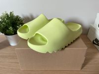 Adidas Yeezy Slide Glow Green - Size 46 (US11) Wuppertal - Oberbarmen Vorschau