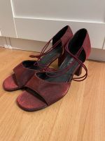 Schuhe Sandale mit Absatz Gr 39/40 seidig matt burgundy Frankfurt am Main - Praunheim Vorschau