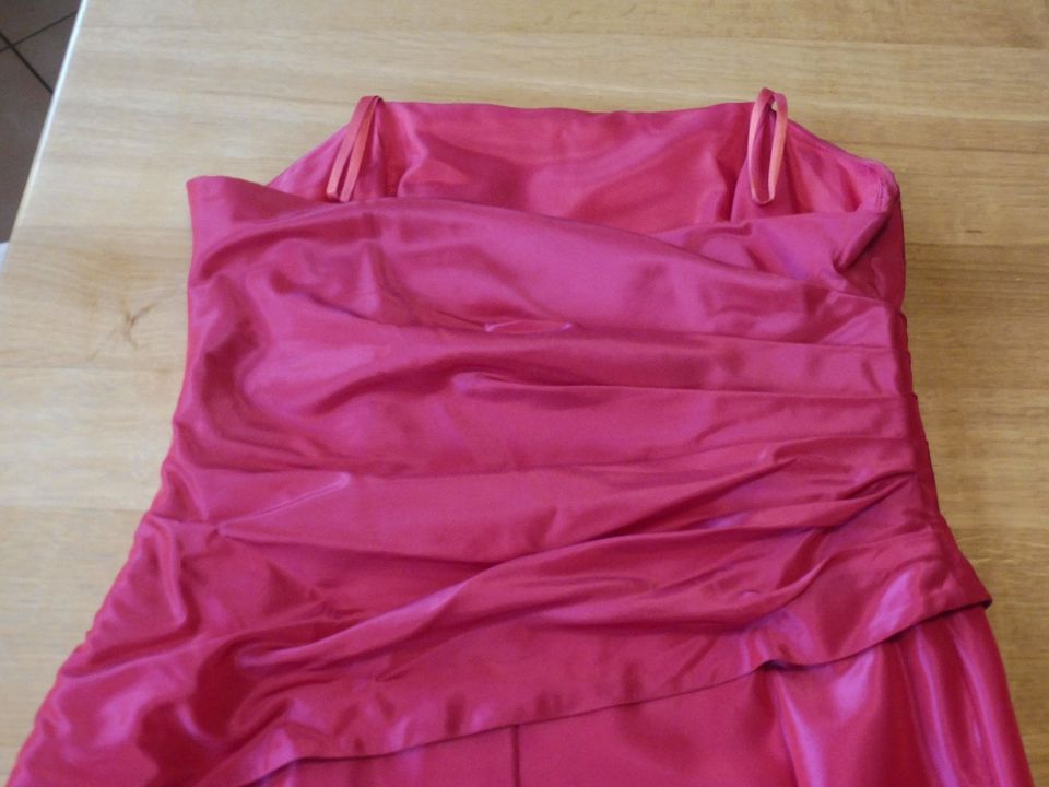 Christian Berg Cocktail Abendkleid Gr. 40 rosa/rot m.Umhang/Schal in Neunkirchen