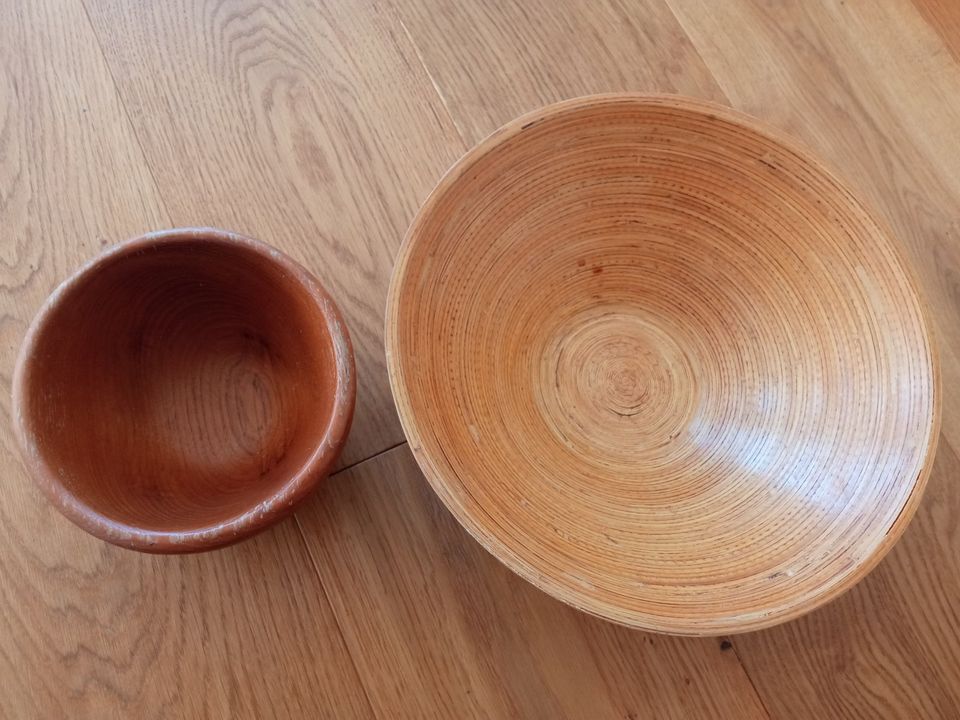 Schöne Holzschüsseln TEAK Holz Schüsseln RETRO in Furtwangen