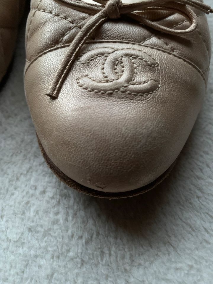 Chanel Ballerina gold in Hilden