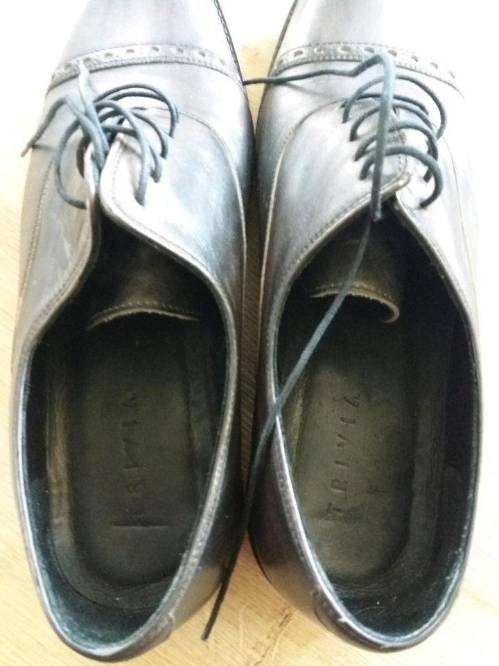 Trivia Herren Leder Schuhe handmade Größe 41 neuwertig in Beltheim