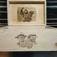 Geschenke Box , Bud Spencer & Terence Hill ,Lasergravur Sachsen - Schneeberg Vorschau