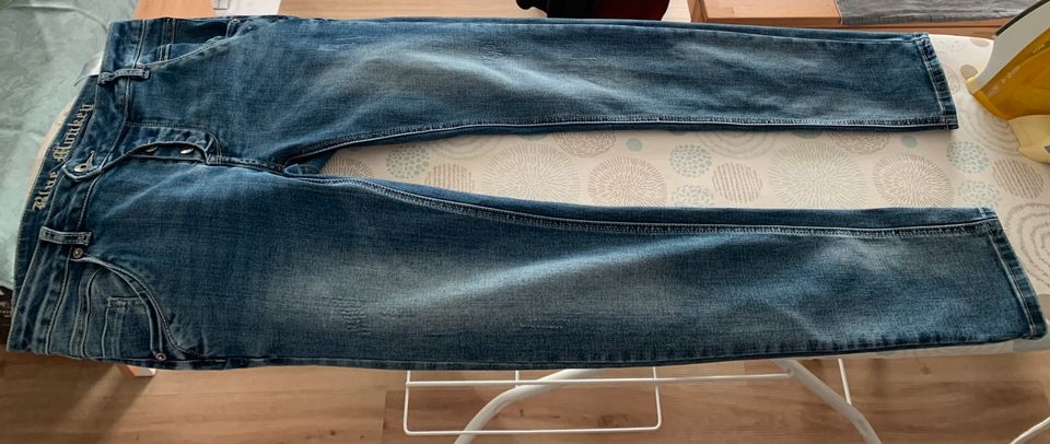 Jeans - Top Zustand in Stuttgart