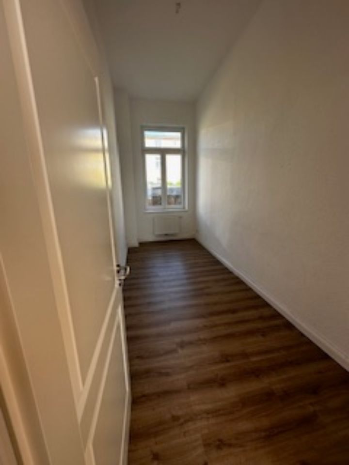 Große und helle 4 Zimmer-Wohnung in der Innenstadt in Schwerin