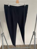 Windsor feine Damen Stoffhose dunkelblau 44 Slimfit ungetragen Baden-Württemberg - Esslingen Vorschau