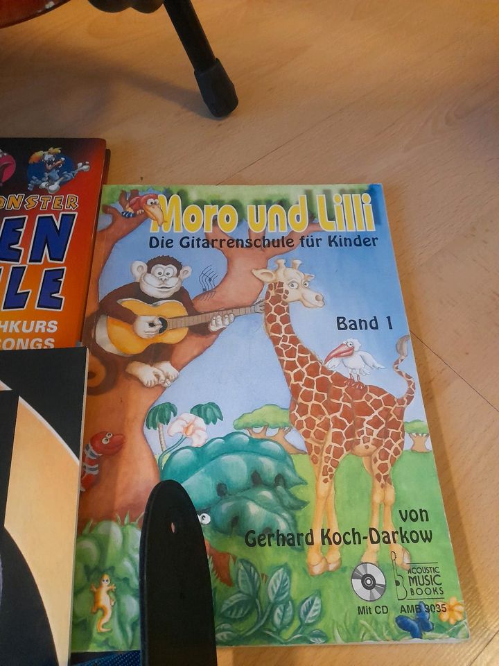 Kinder Akustik Gitarre (halbe) in Tangstedt 