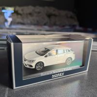 1:43 Renault Mégane Kombi weiß Modellauto Norev Sachsen-Anhalt - Teuchern Vorschau