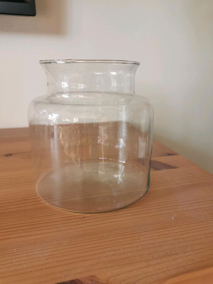 Vase aus dünnem Glas in Hamburg