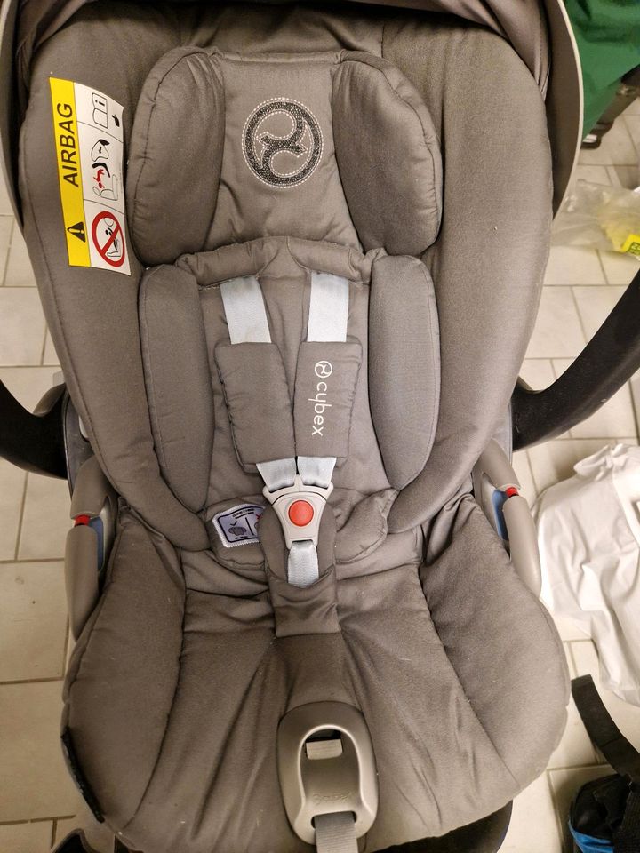 Babyschale & Station Cybex Platinum in Freiberg am Neckar