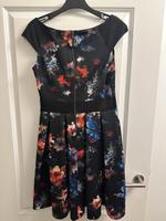 Kleid Damen schwarz geblühmt Blumen knielang Gr. M Bielefeld - Ummeln Vorschau