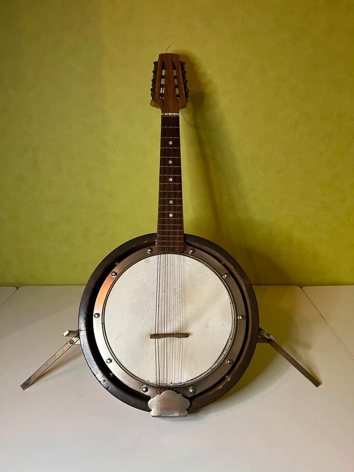 Musikinstrument Banjolele (60cm lang) mit Deko-Halterung in Bocholt