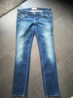 Damen Jeans Guess Jeans Gr 32 Designer Jeans Gr. L Hessen - Roßdorf Vorschau