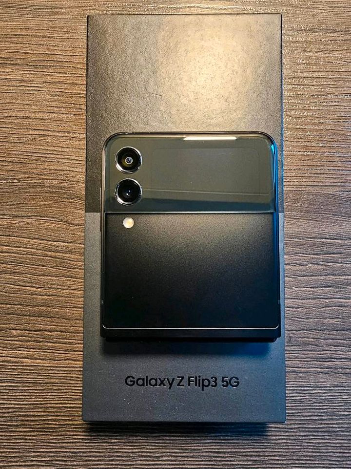 Samsung Galaxy Flip3 5G 256GB Phantom Black in Euskirchen