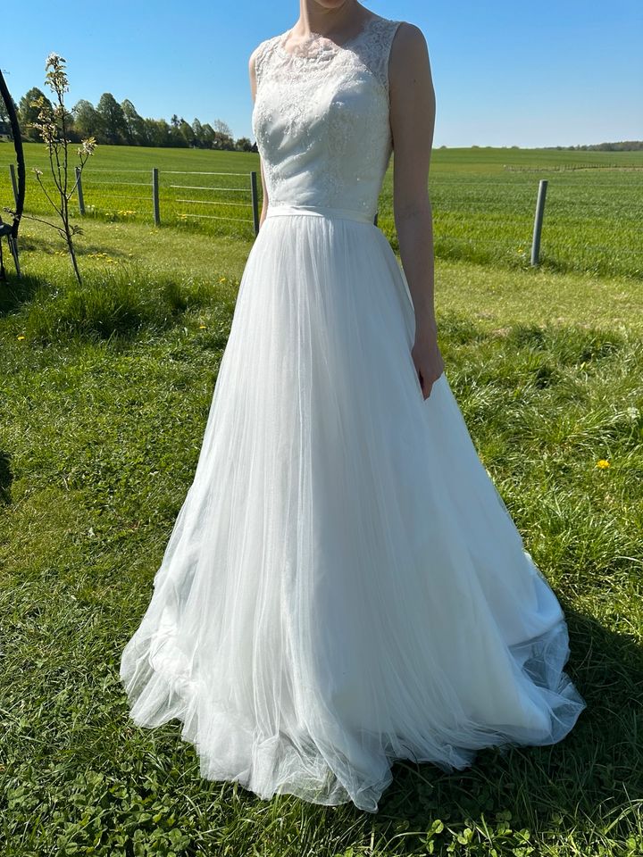 Lilly Brautkleid Hochzeitskleid Größe 34 weiß Reifrock Spitze in Schönberg