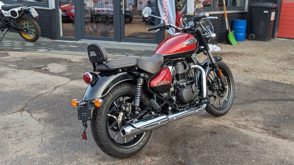 Royal Enfield Meteor 350 Supernova Red in Celle