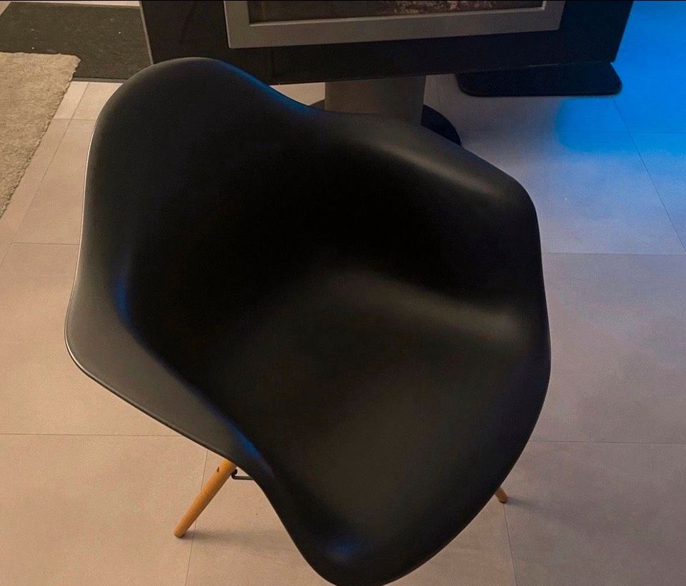 Original Vitra DAW Stühle schwarz/ahorn in Ilvesheim