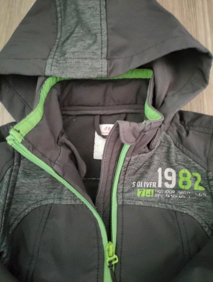 Regenjacke/ Übergangsjacke in Größe 92 in Berlin