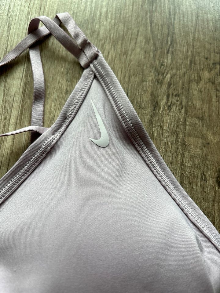 Nike Bra Top BH Größe XS NEU in Berlin