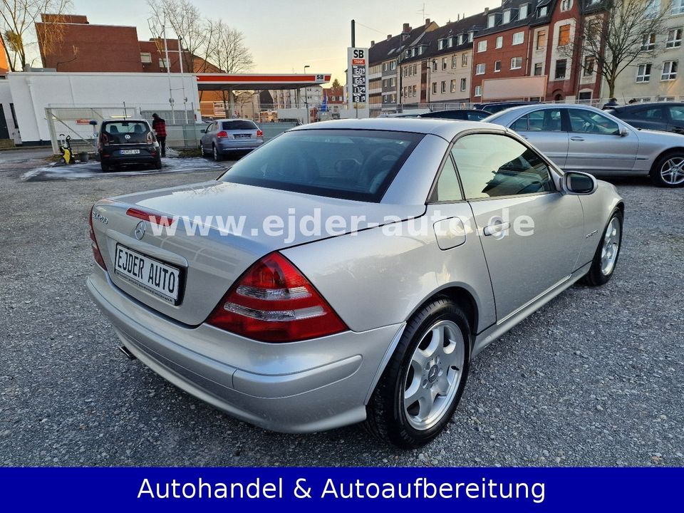 Mercedes-Benz SLK 200 Kompressor Roadster/Cabrio **17.385KM** in Düsseldorf