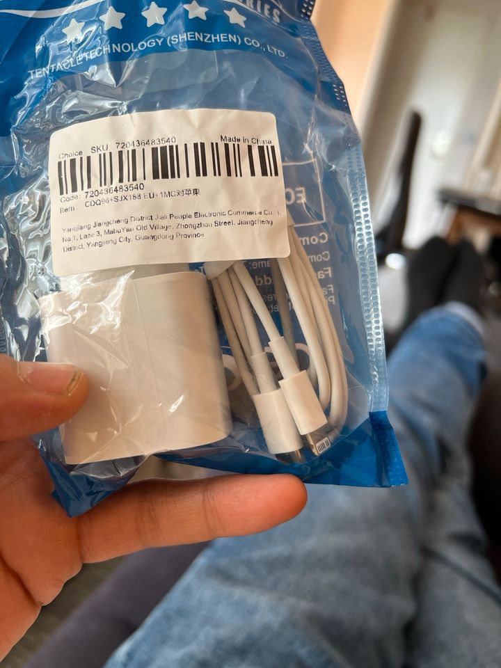 iPhone 11,12,13,14, 15 pro Max Ladegerät mit Kabel, neu in Bremen