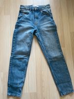 Stradivarius Jeans Jeanshose Hose Mom fit S 36 Nordrhein-Westfalen - Bottrop Vorschau