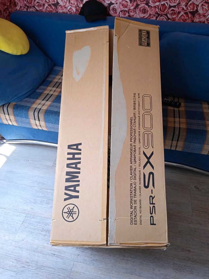 Yamaha psr SX 900 mit garantie, ovp in Halle