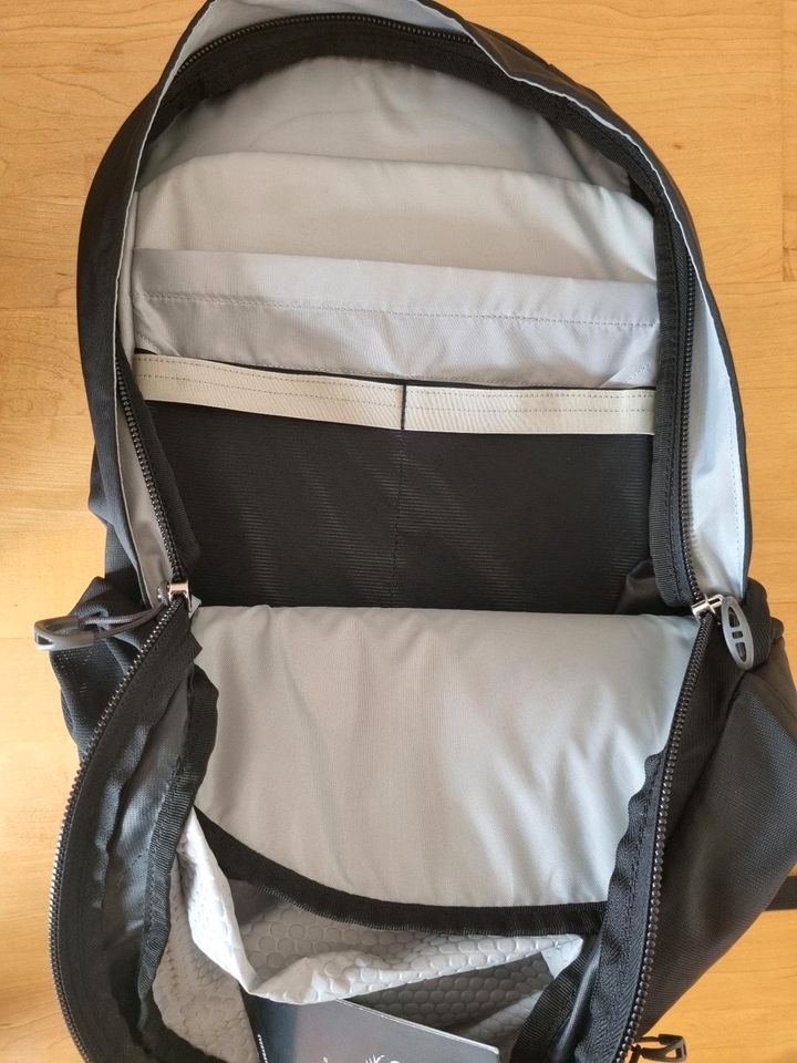 Neu Osprey Centauri 22 Liter Business Rucksack mit Laptop schwarz in Kirchdorf a.d.Amper