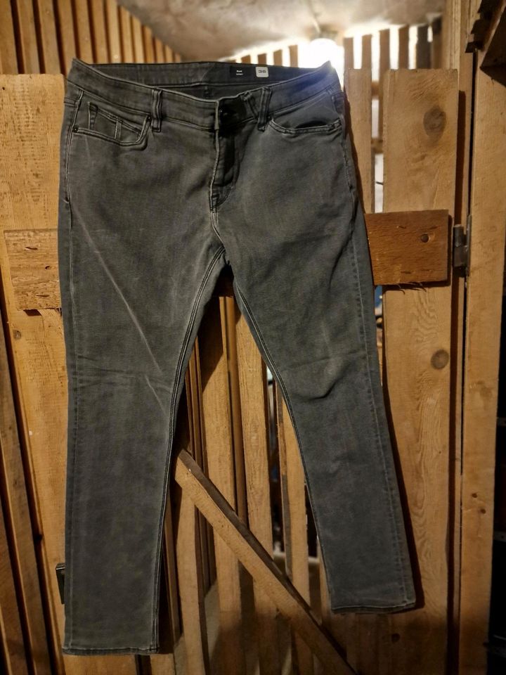 Volcom Jeans Größe 36 in Stuttgart