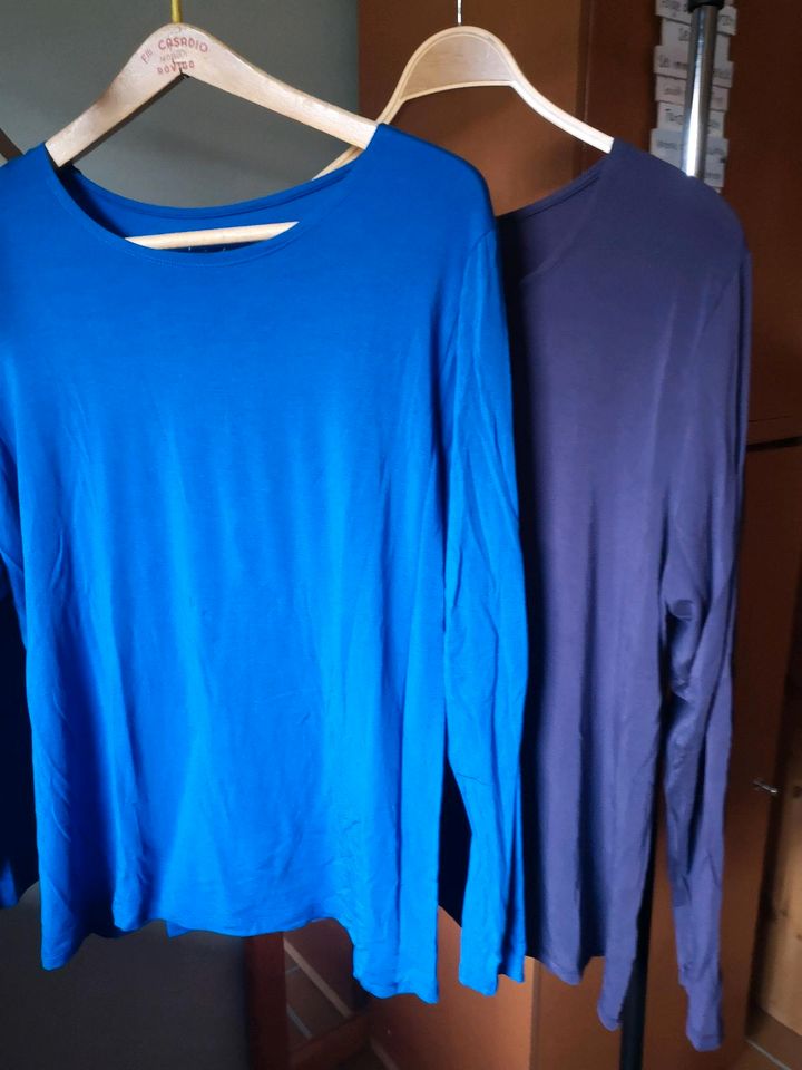 2 Shirts xl von Gudrun Sjöden blau und violet in Ludwigswinkel