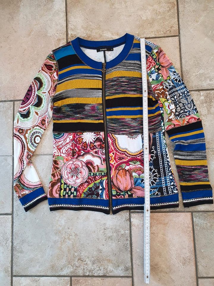 Desigual Strickjacke Gr M 36 38 40 Pullover in Düsseldorf