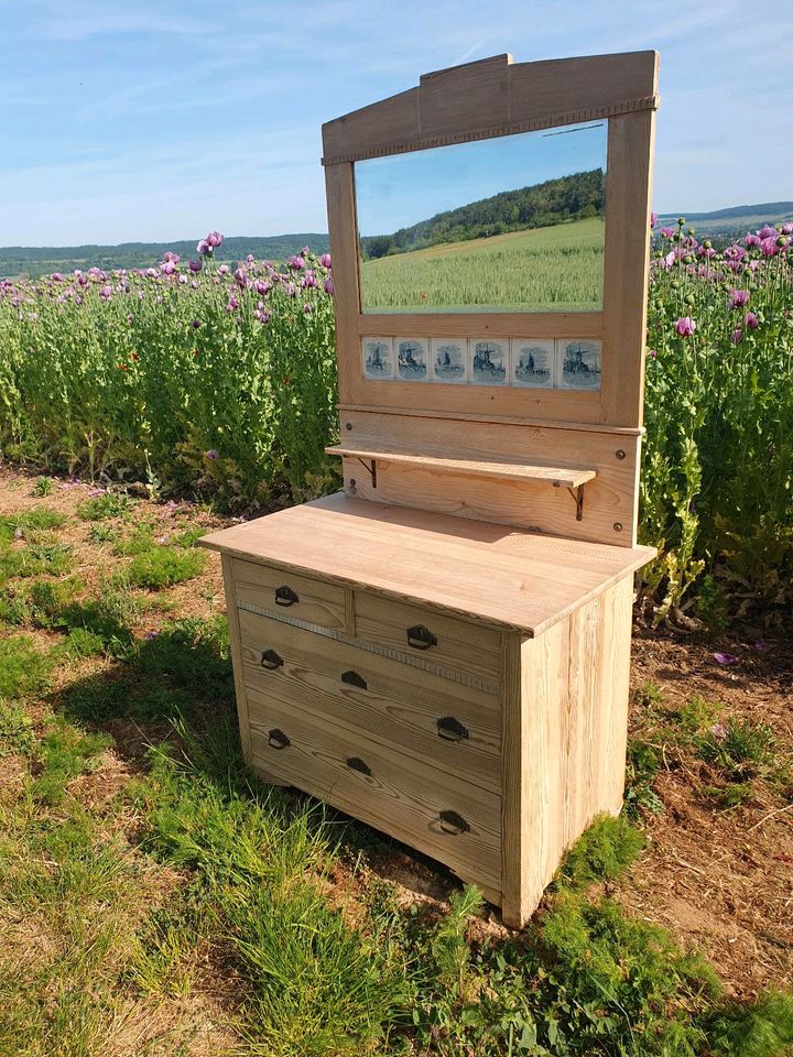 Bauernmöbel Antikmöbel Massivholzmöbel Kommode Schrank Jugendstil in Zellingen