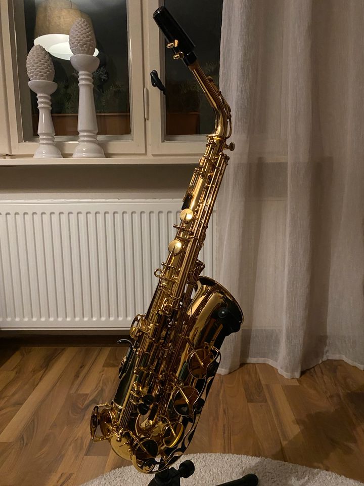 Altsaxophon Yamaha 280 mit Koffer und Ständer in Bersteland