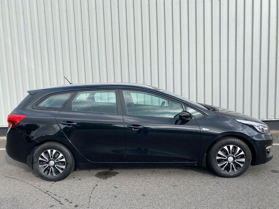 Kia Ceed Kombi aus 1.Hand Lenkrad/Sitzhzg. TÜV NEU in Cottbus