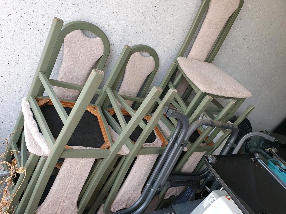 13 Holz Stühle die neu bezogen und gestrichen sind in Bochum