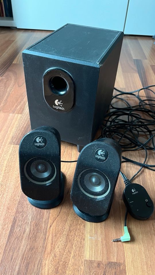 Logitech x-210 Lautsprecher mit Bass-Box in Augsburg