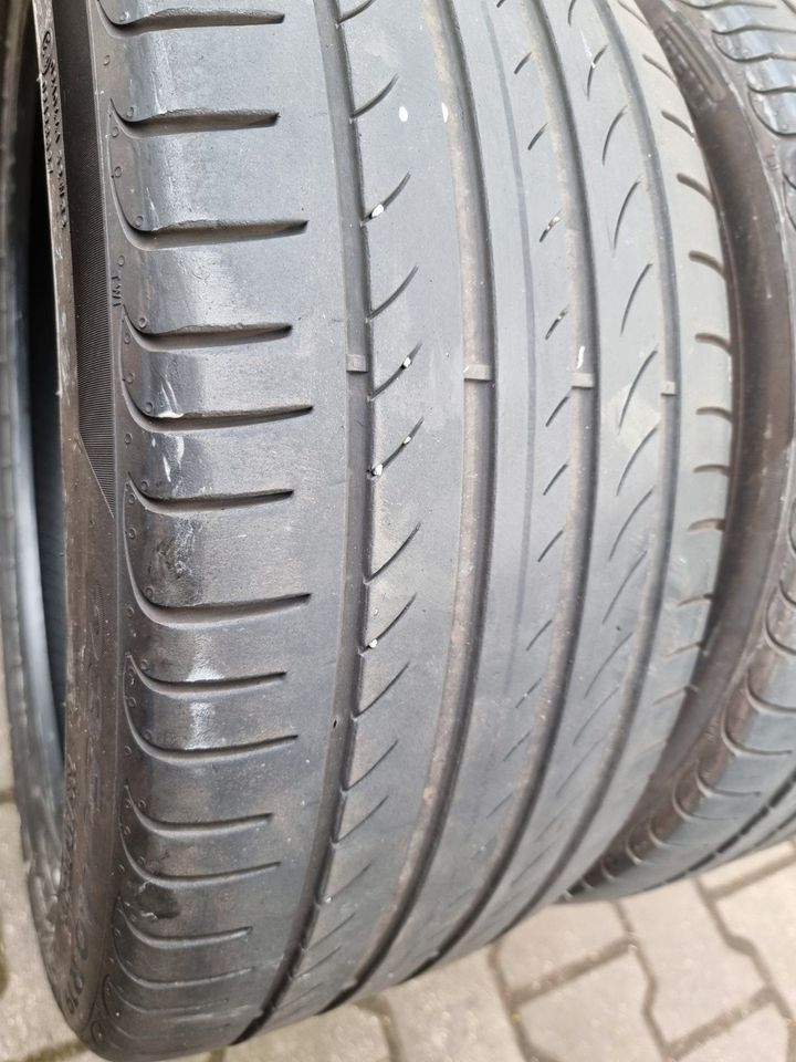 2 Sommerreifen 235/40 R19 96Y Pirelli Powergy in Speichersdorf