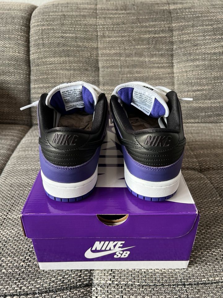 Nike SB Dunk Low Pro Court Purple Gr. 43 in Bad Arolsen